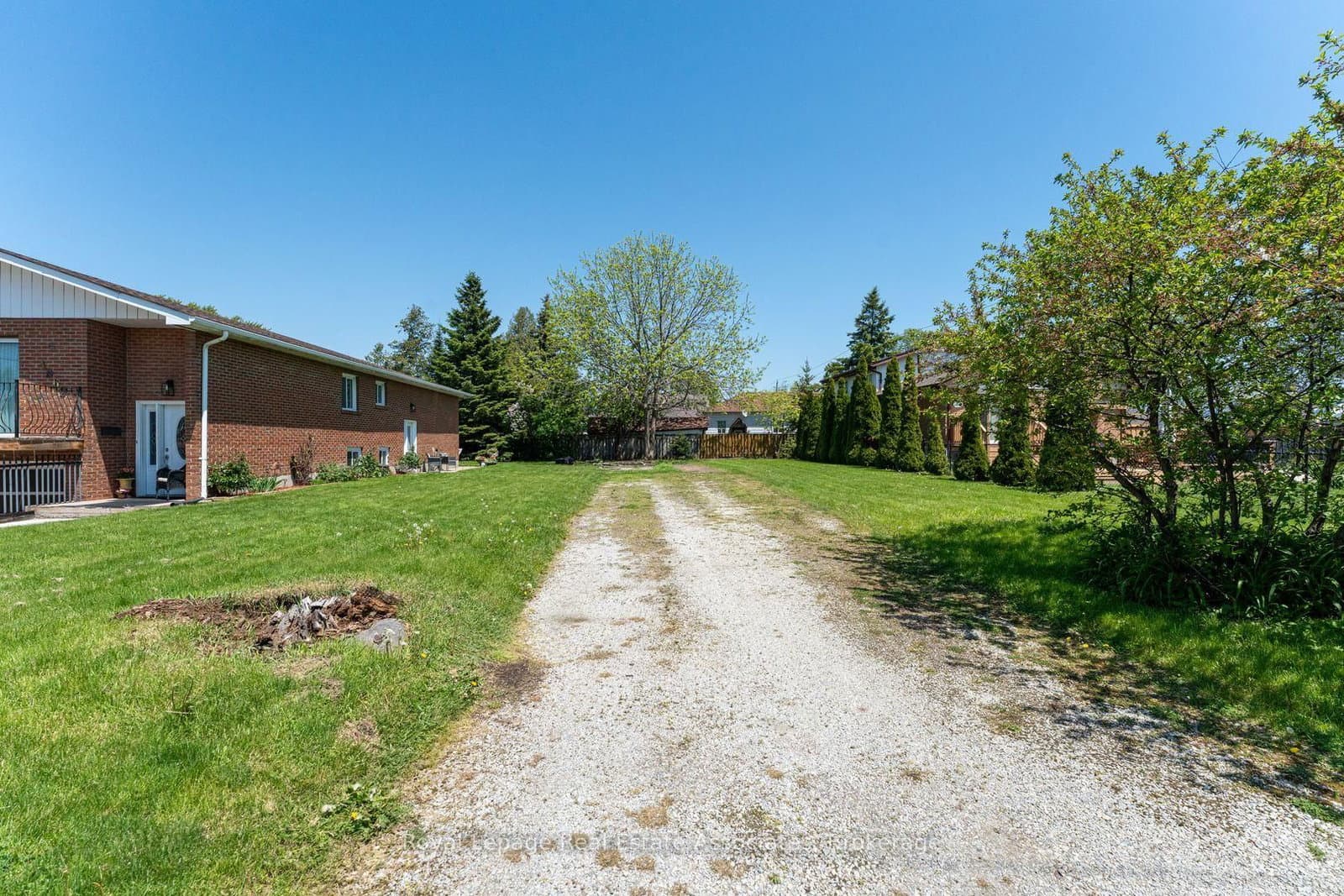 1063 Alexandra Avenue thumbnail 11