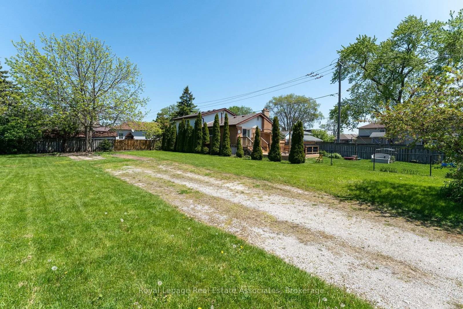 1063 Alexandra Avenue thumbnail 12