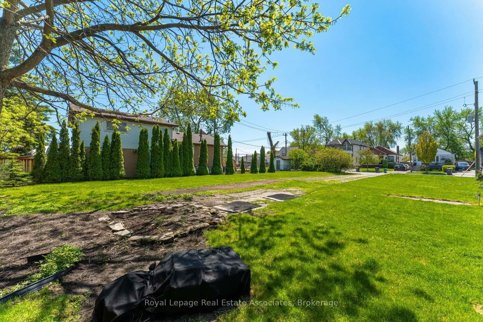 1063 Alexandra Avenue thumbnail 19