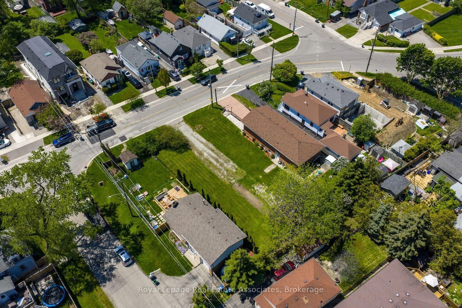 1063 Alexandra Avenue thumbnail 4