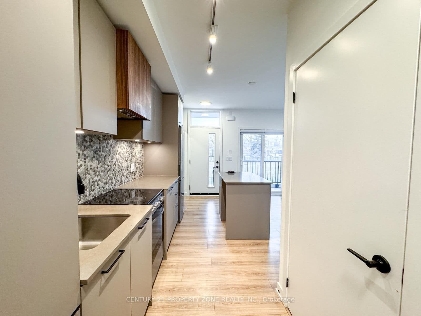 20 Lagerfeld Drive, Unit 06 thumbnail 15