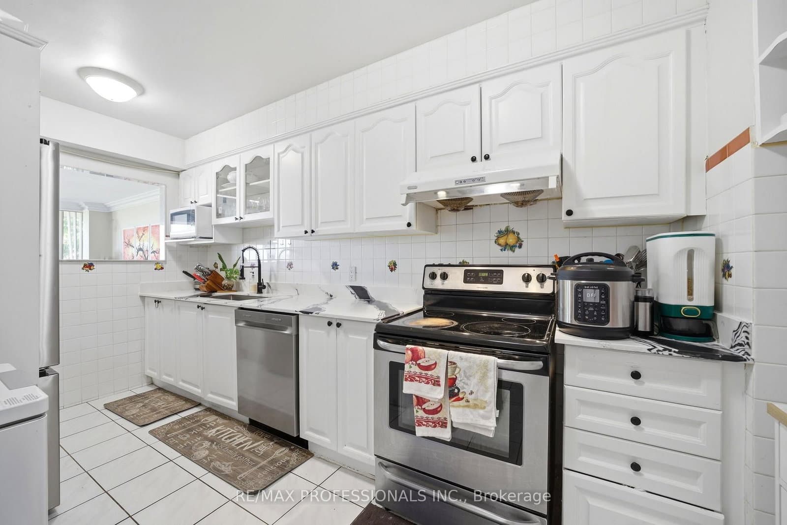 19 Four Winds Drive, Unit 204 thumbnail 11