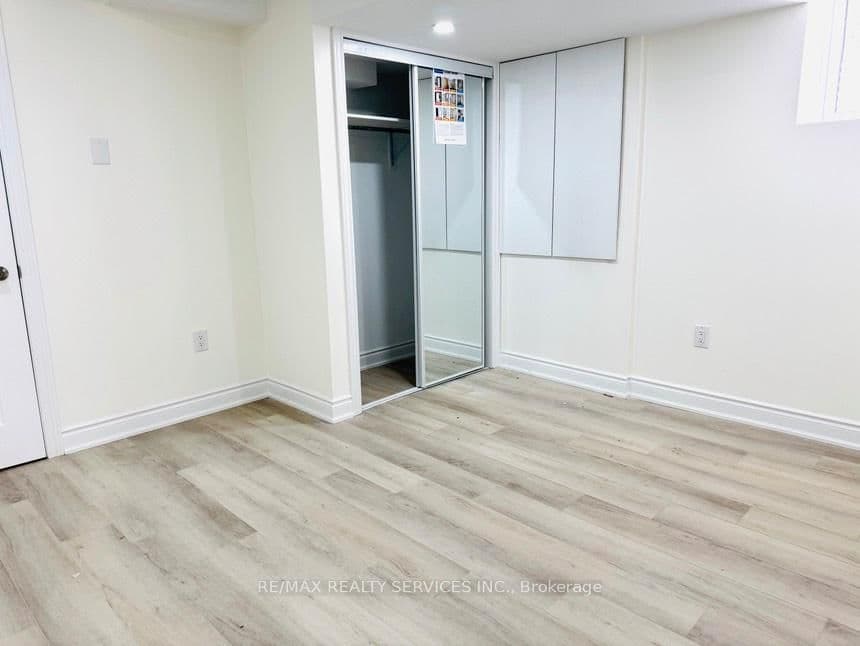 9 Enclave Trail, Unit Basement thumbnail 11