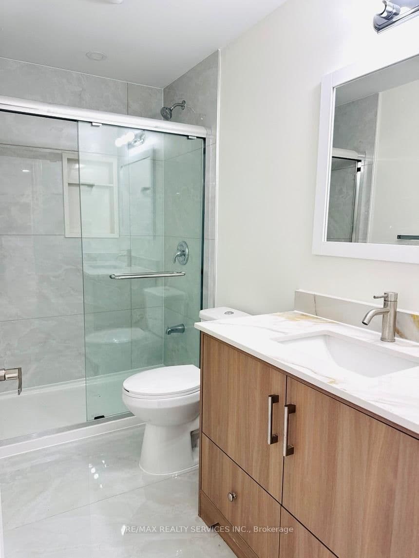 9 Enclave Trail, Unit Basement thumbnail 13