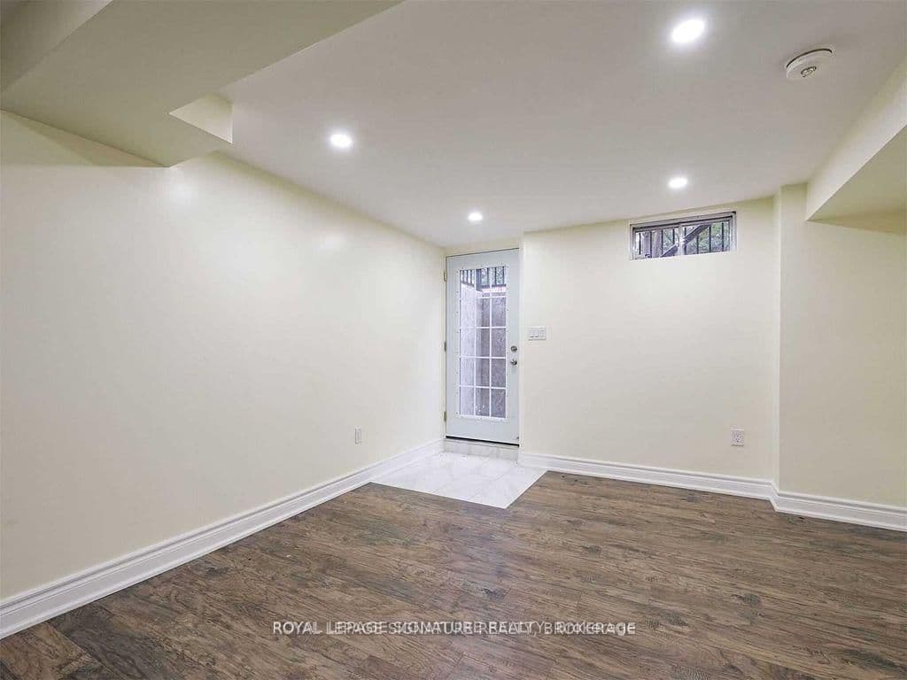 5955 Leeside Crescent, Unit Basement thumbnail 8