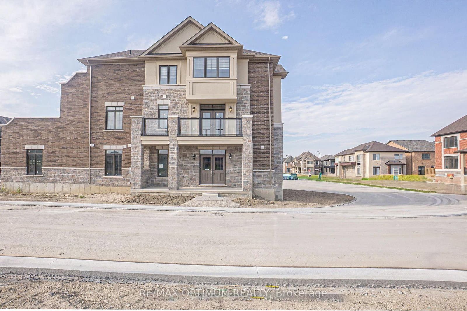 70 Keyworth Crescent - Image 1