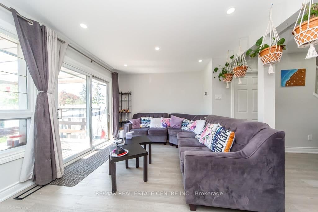 12 Greenhills Square thumbnail 10