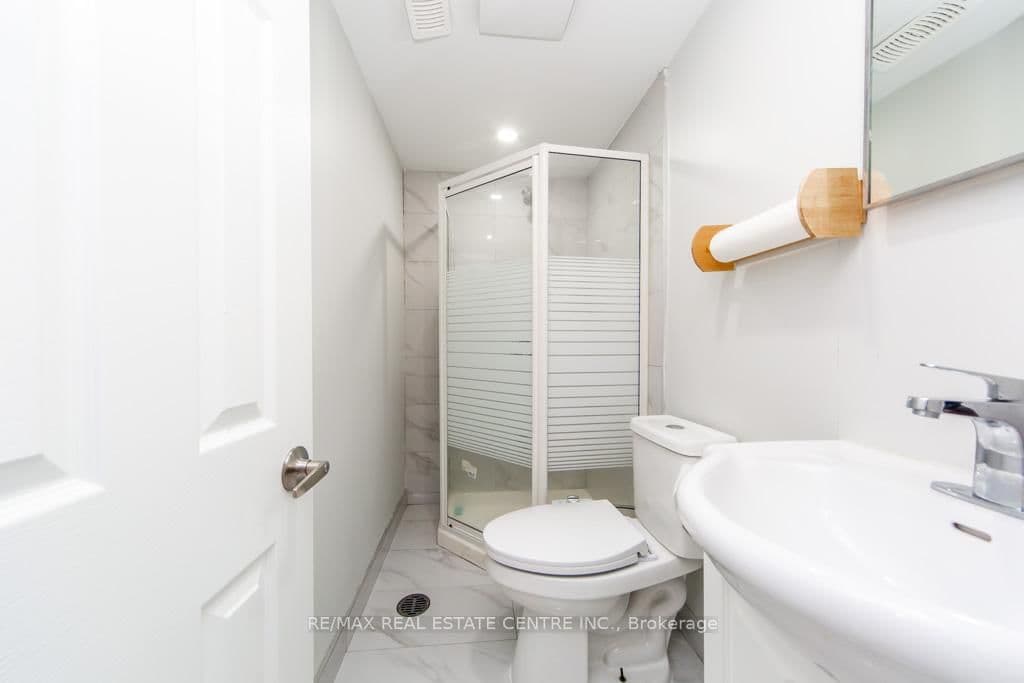 12 Greenhills Square thumbnail 35