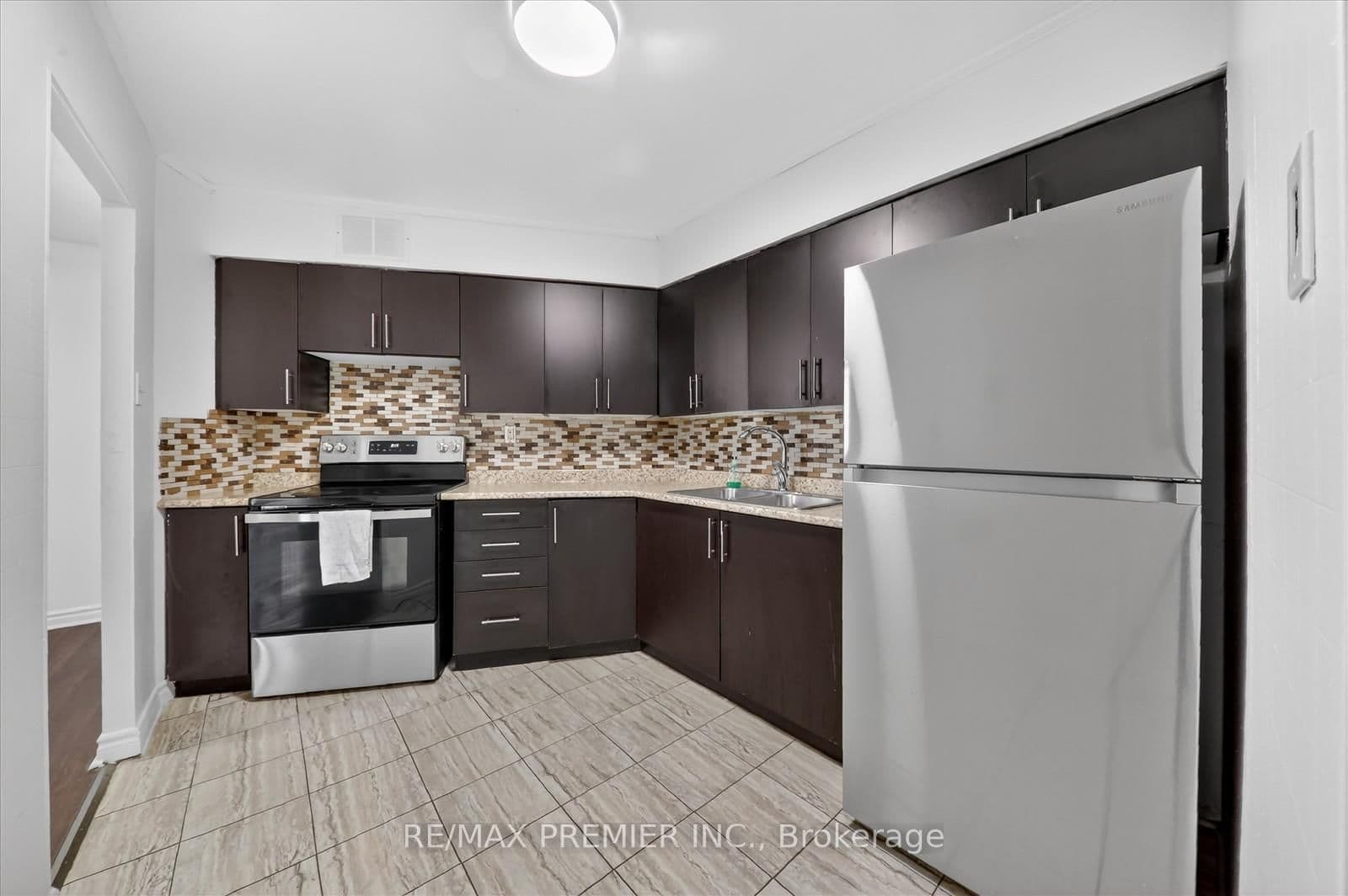 3555 Derry Road E, Unit 712 thumbnail 3