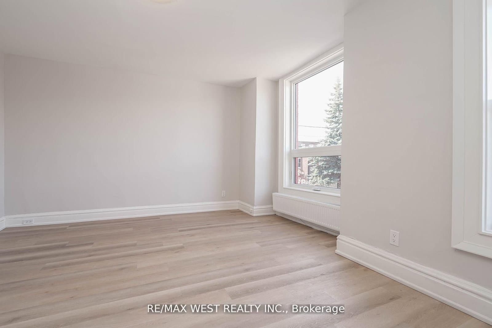 115 Edwin Avenue thumbnail 33