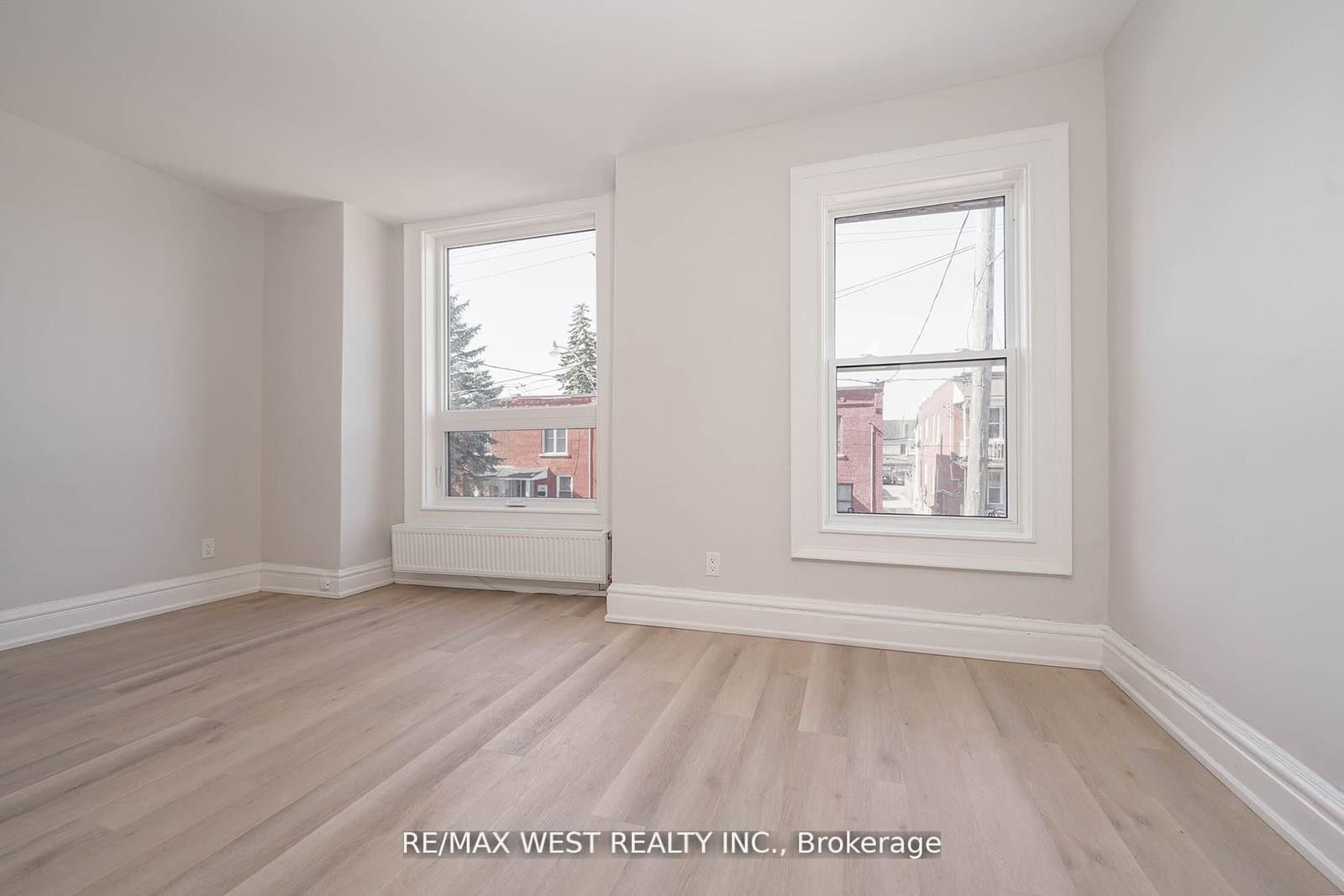 115 Edwin Avenue thumbnail 34