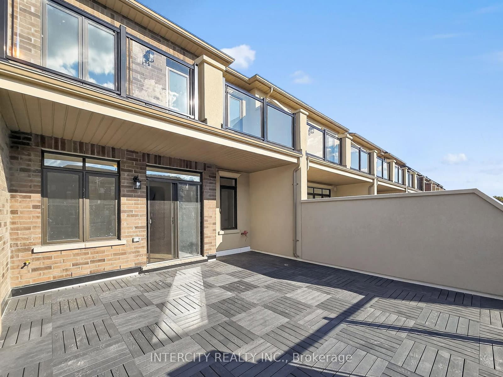 100 Grassbank Road thumbnail 47