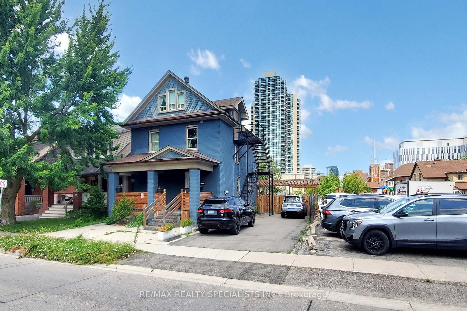 8 Mill Street N - Image 1