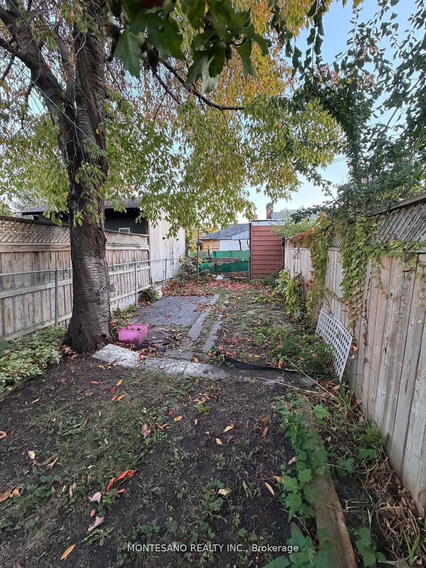 451 Rogers Road thumbnail 5