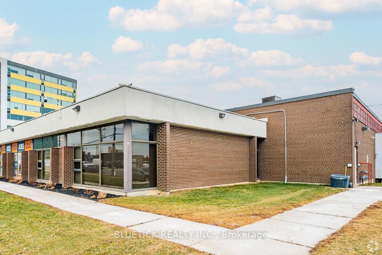 25 Tangiers Road, Unit 3 - Image 1