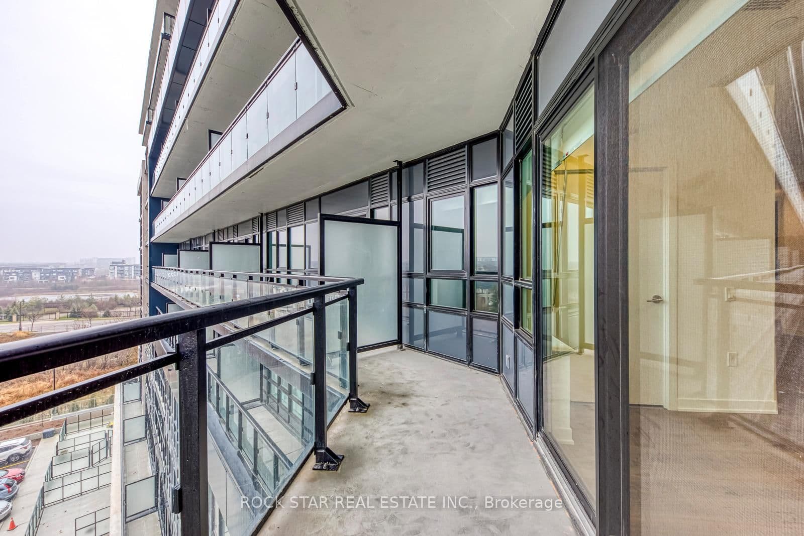 395 Dundas Street W, Unit 601 thumbnail 11