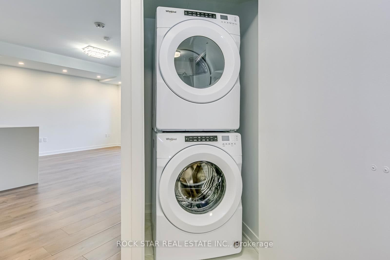 395 Dundas Street W, Unit 601 thumbnail 17