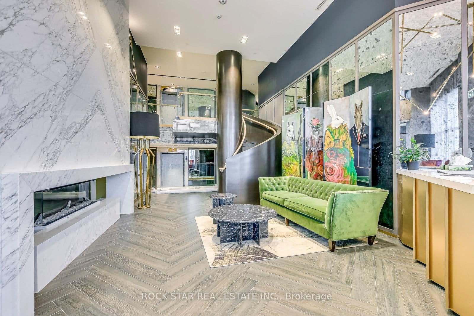 395 Dundas Street W, Unit 601 thumbnail 18