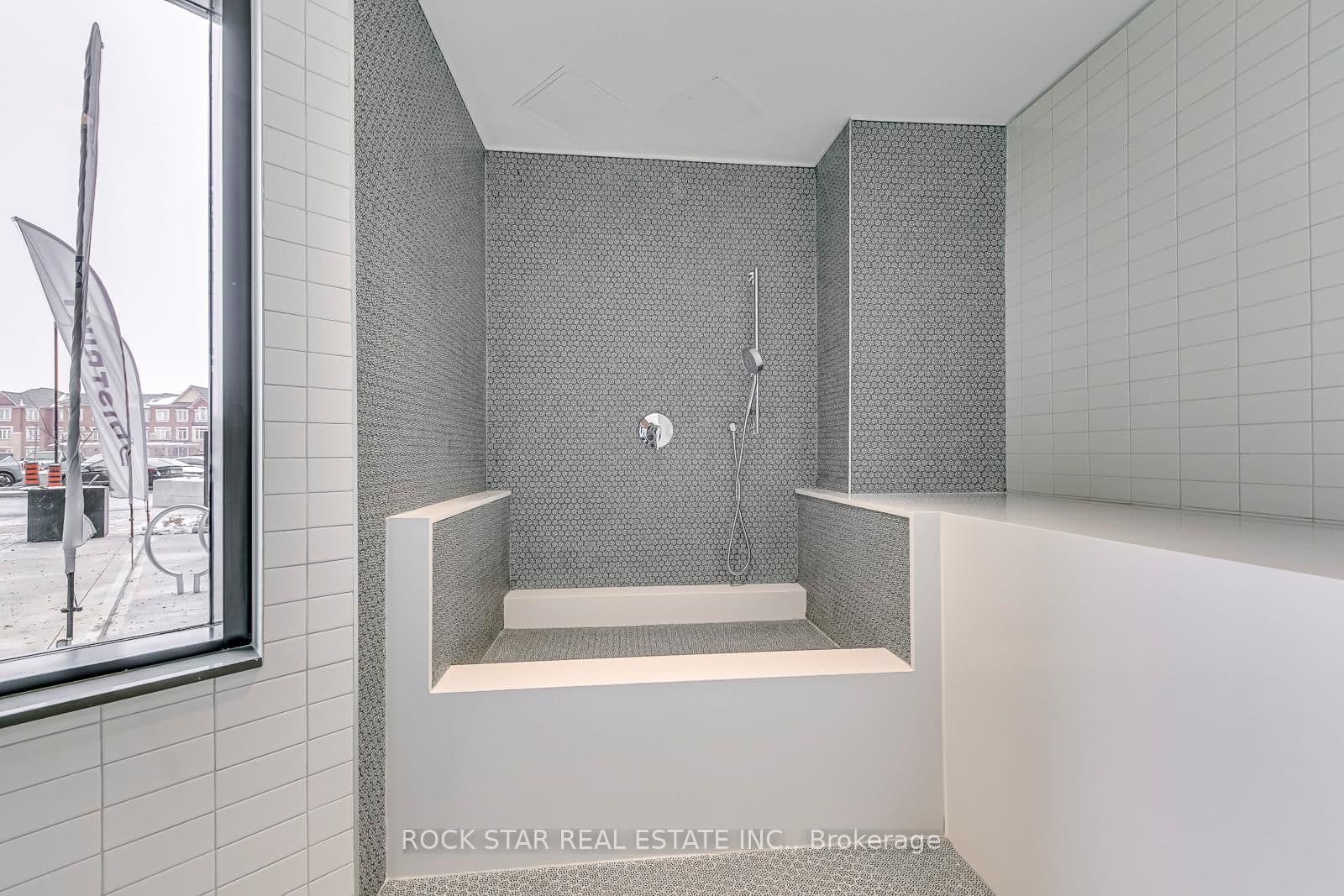 395 Dundas Street W, Unit 601 thumbnail 20