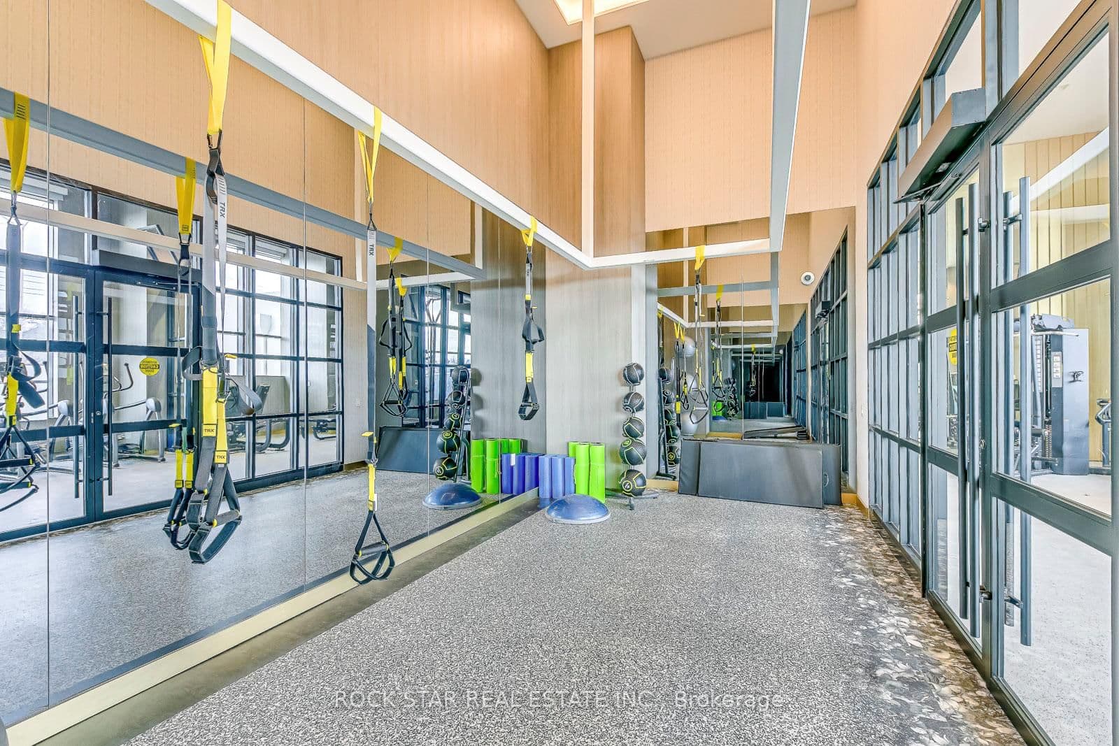 395 Dundas Street W, Unit 601 thumbnail 23