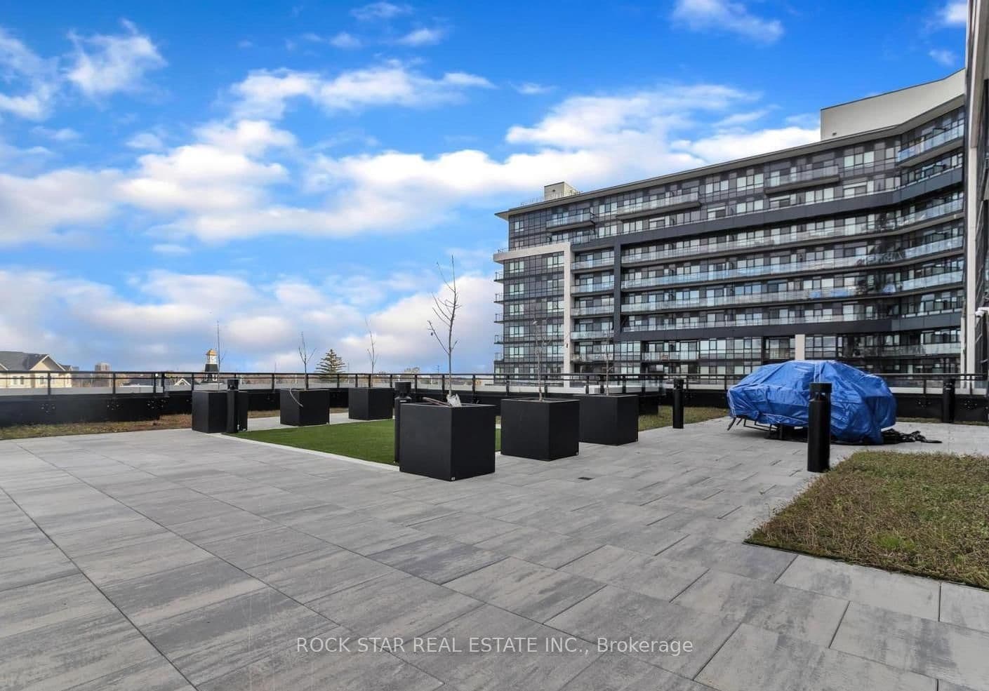395 Dundas Street W, Unit 601 thumbnail 25