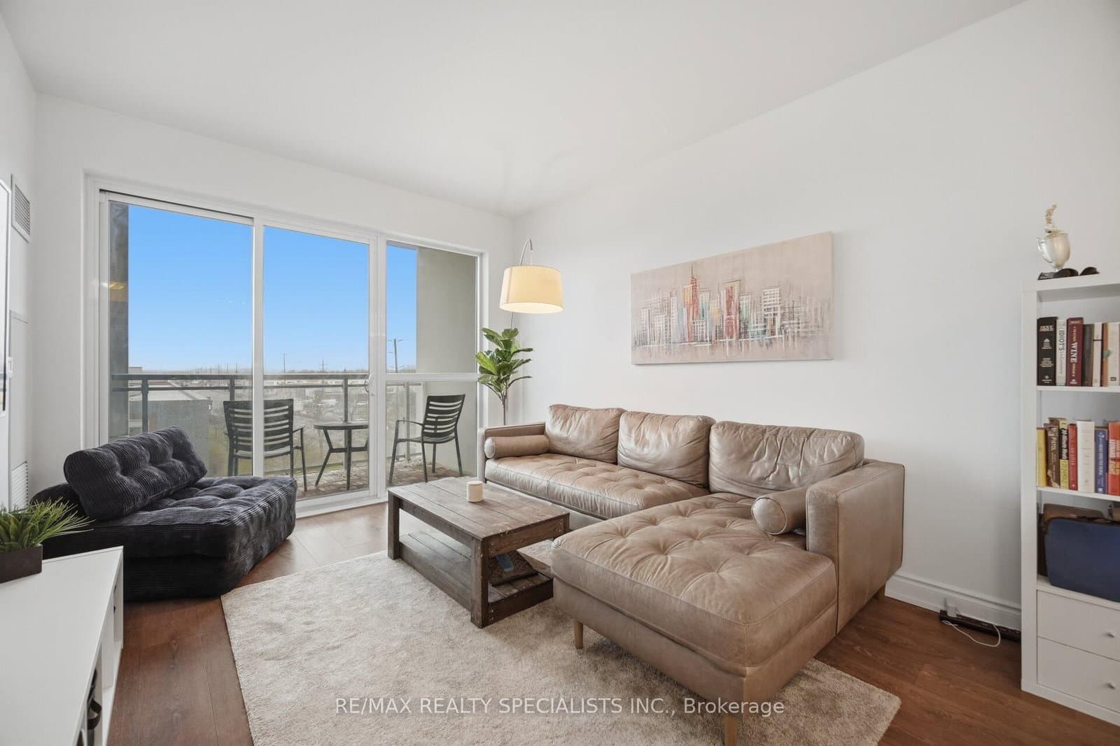 1050 E Main Street E, Unit 405 thumbnail 12