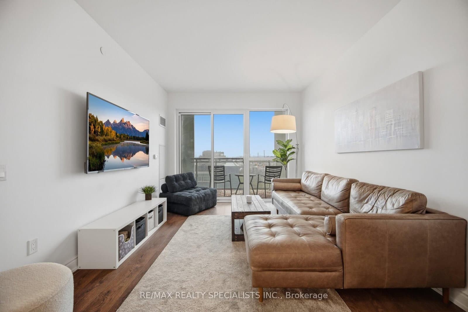1050 E Main Street E, Unit 405 thumbnail 13