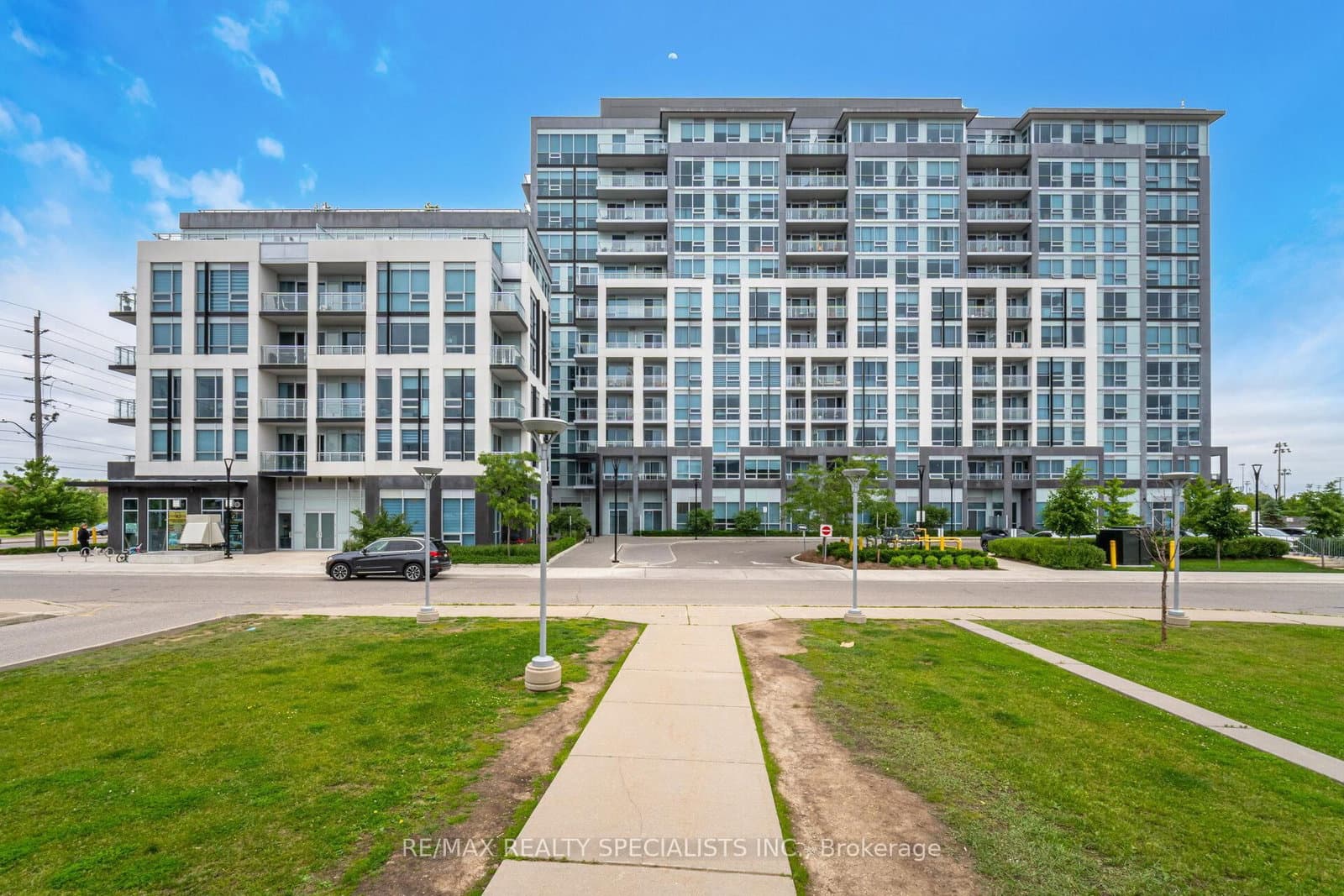 1050 E Main Street E, Unit 405 thumbnail 2