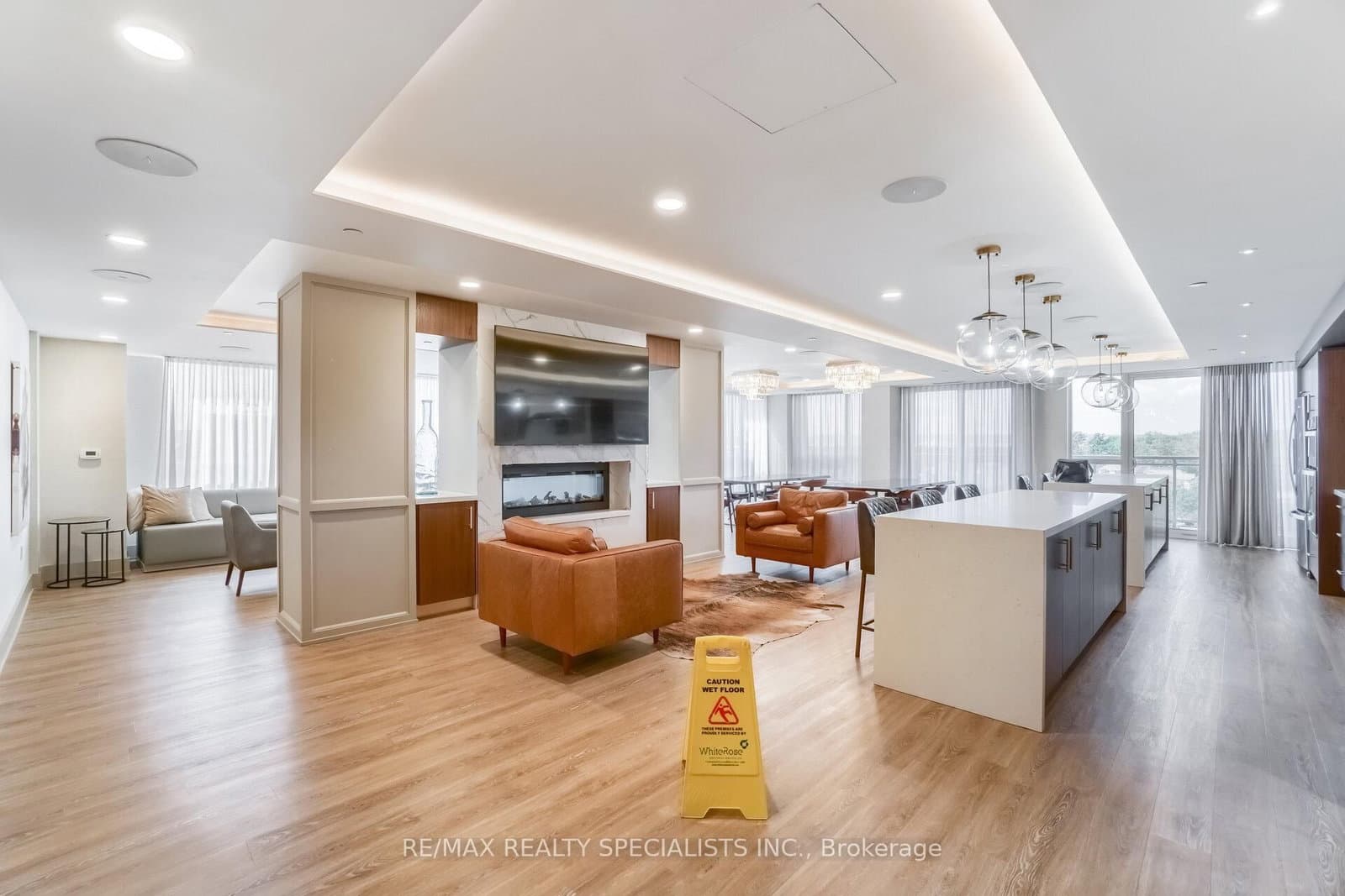 1050 E Main Street E, Unit 405 thumbnail 23