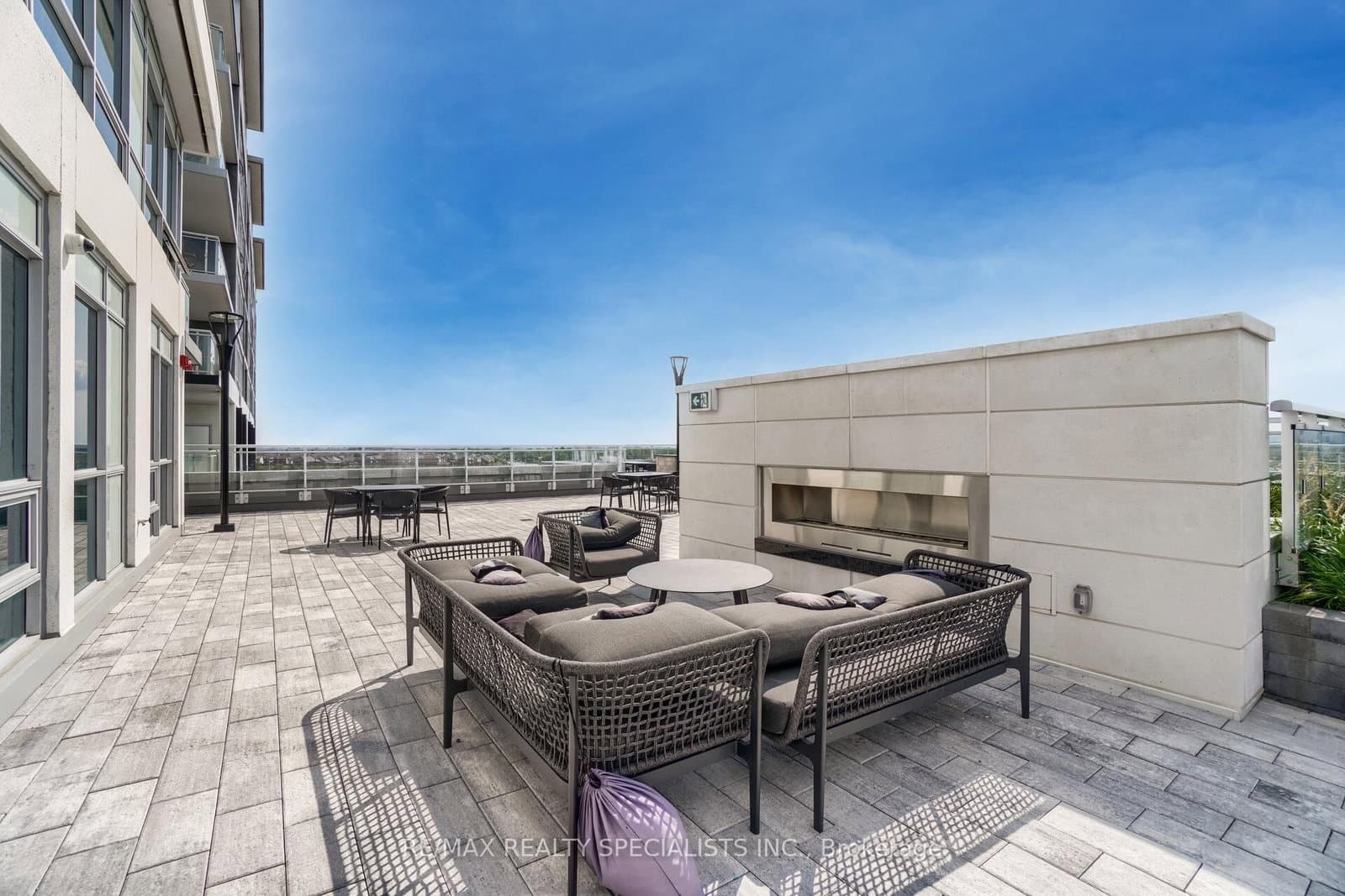 1050 E Main Street E, Unit 405 thumbnail 26