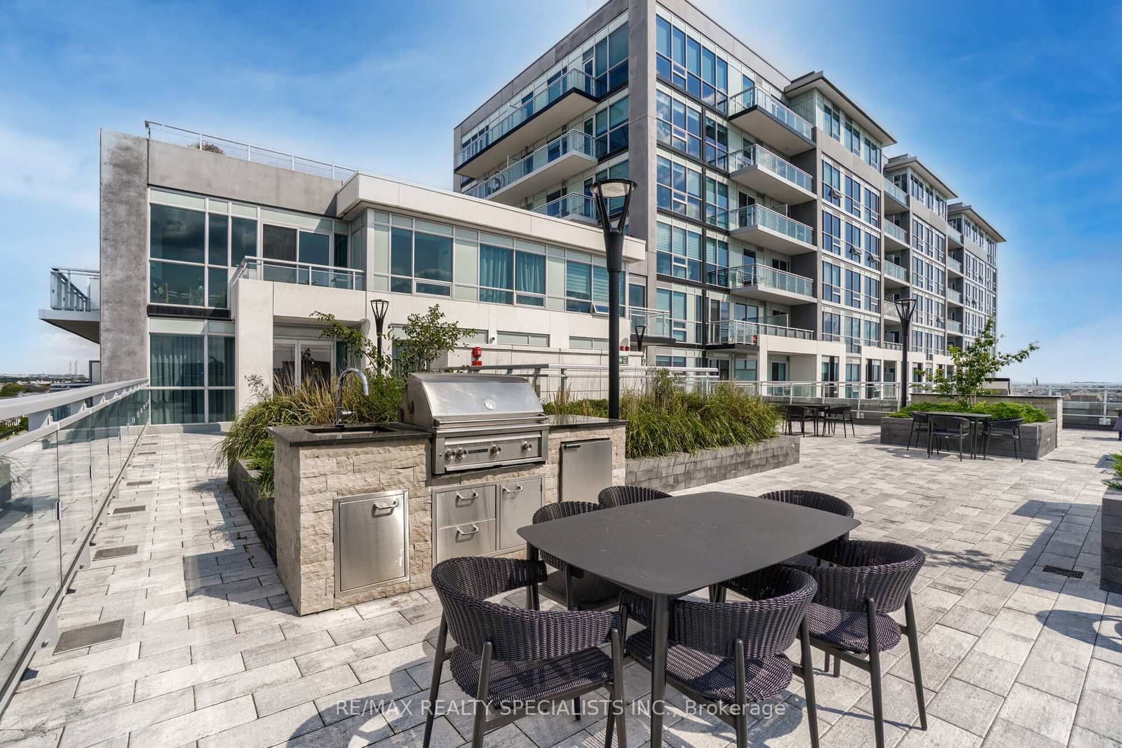 1050 E Main Street E, Unit 405 thumbnail 27