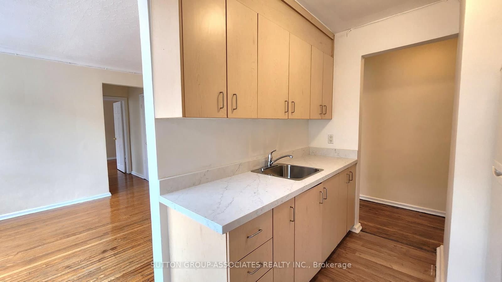 1 Greenbrook Drive, Unit 304 thumbnail 4