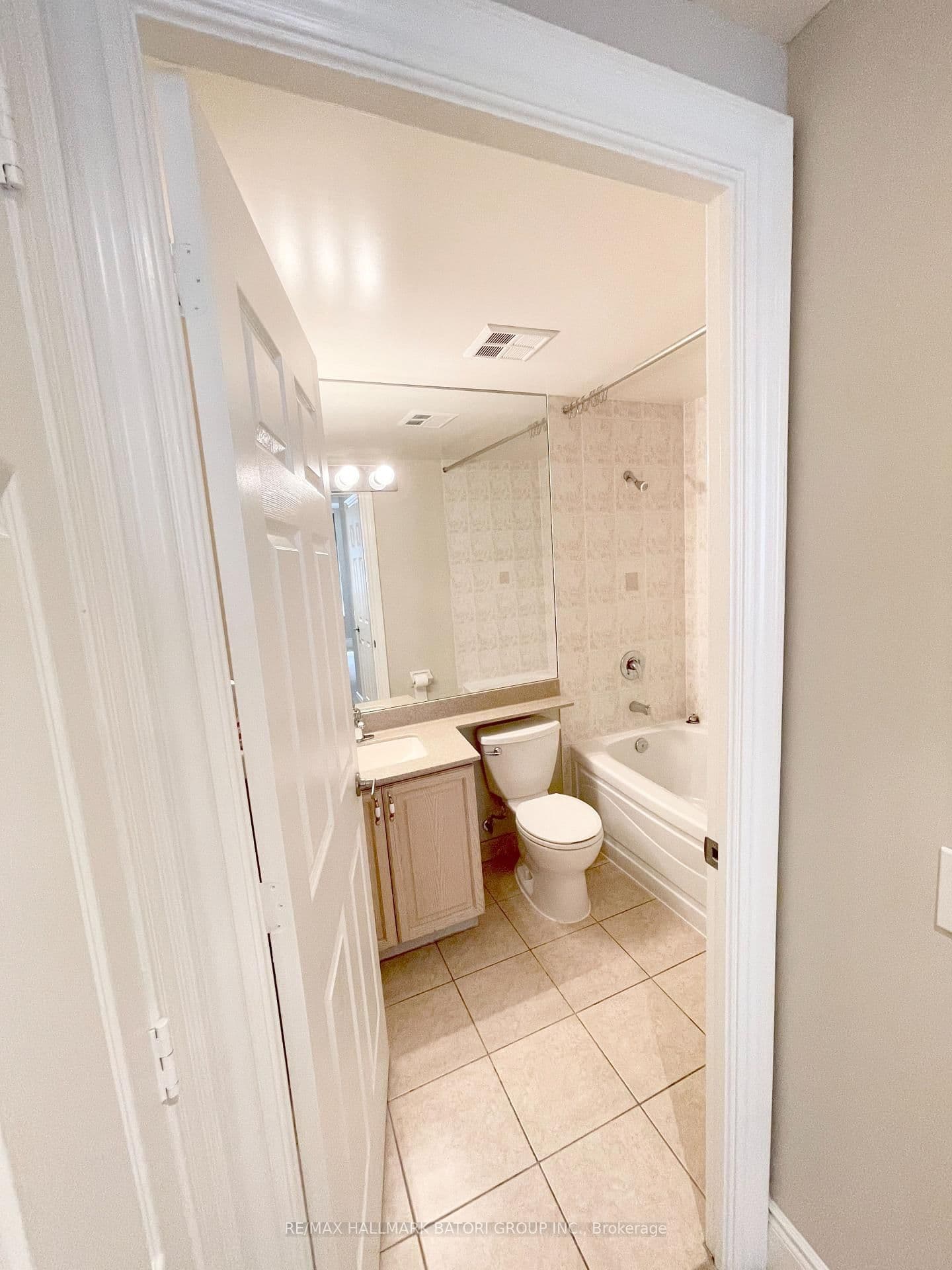5233 Dundas Street W, Unit 316 thumbnail 8