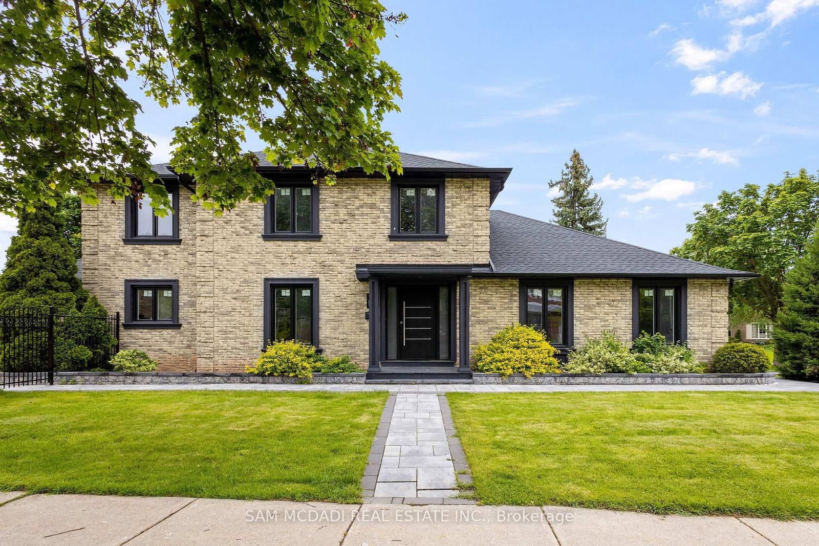 2535 Robin Drive - Image 1