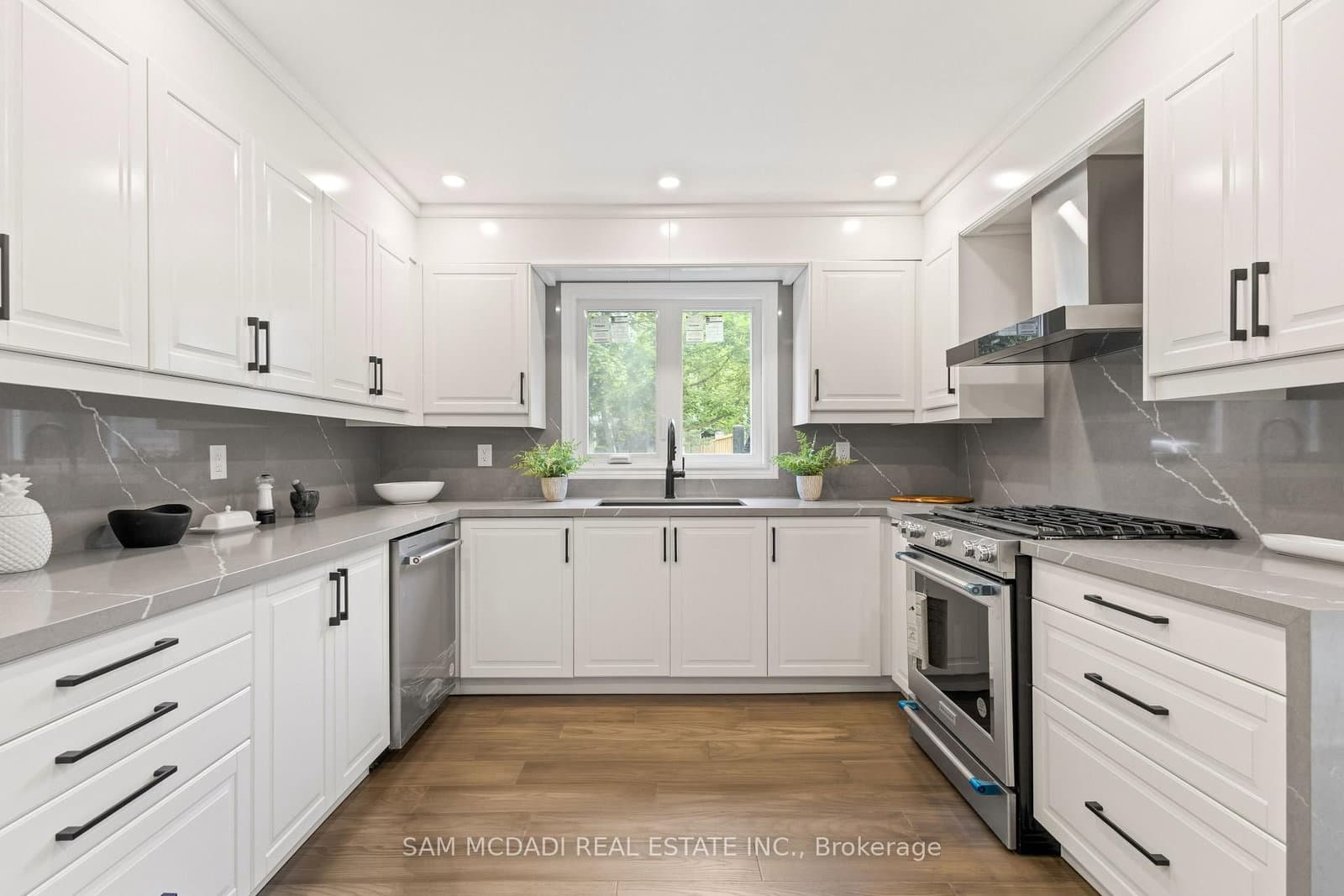 2535 Robin Drive thumbnail 12