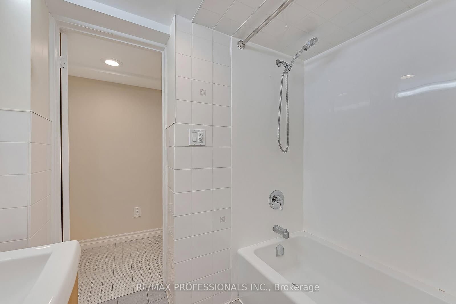 5B Old Mill Drive, Unit Lower thumbnail 19
