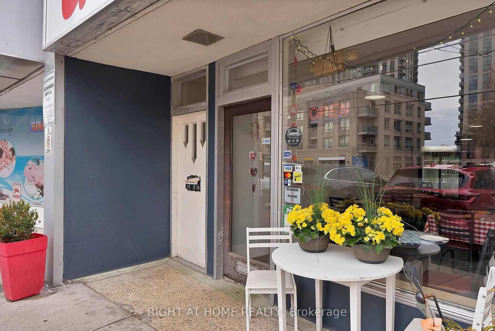 5122 Dundas Street W thumbnail 2