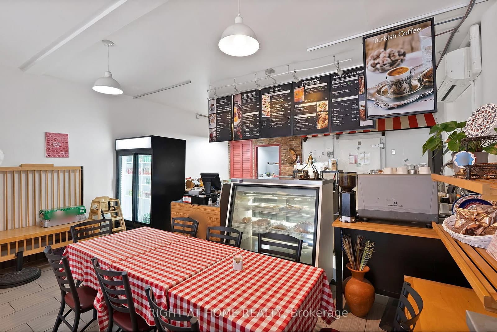 5122 Dundas Street W thumbnail 5