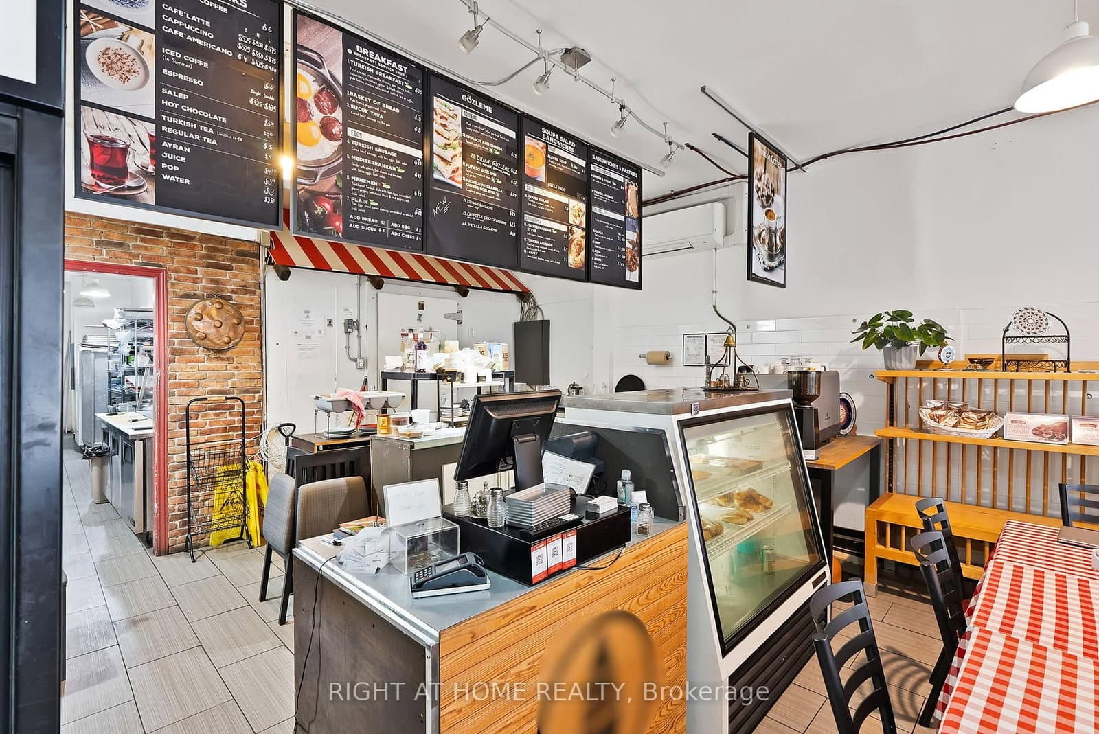 5122 Dundas Street W thumbnail 6