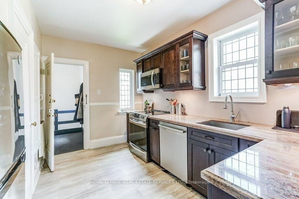 2 Larkin Avenue thumbnail 32