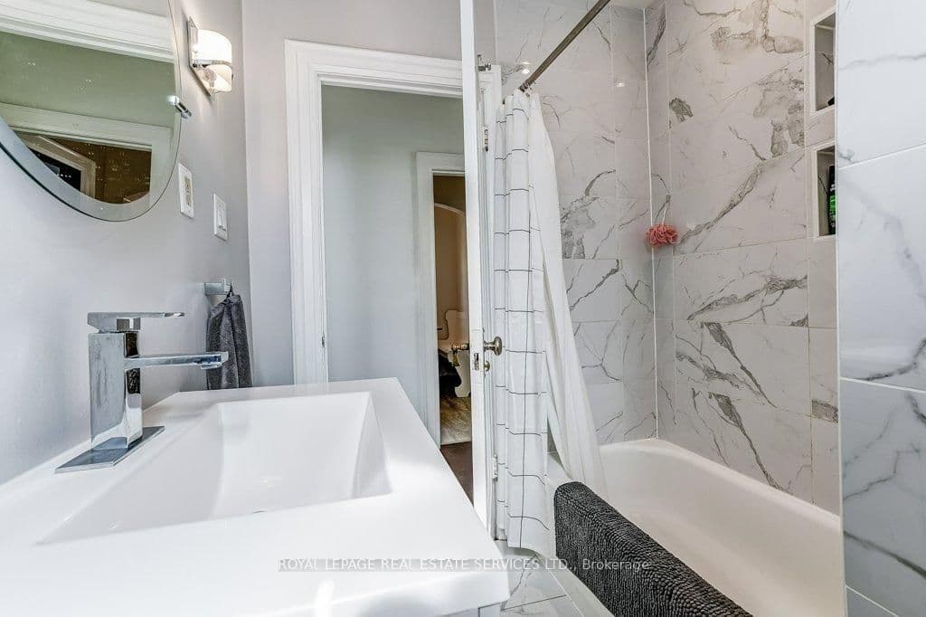 2 Larkin Avenue thumbnail 35