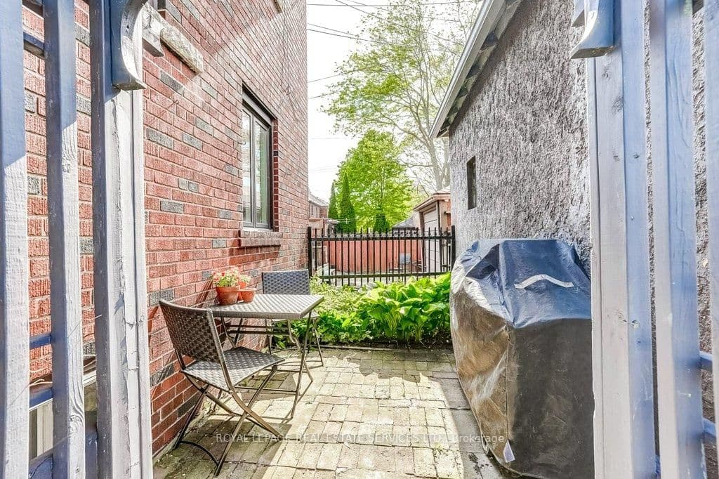 2 Larkin Avenue thumbnail 6
