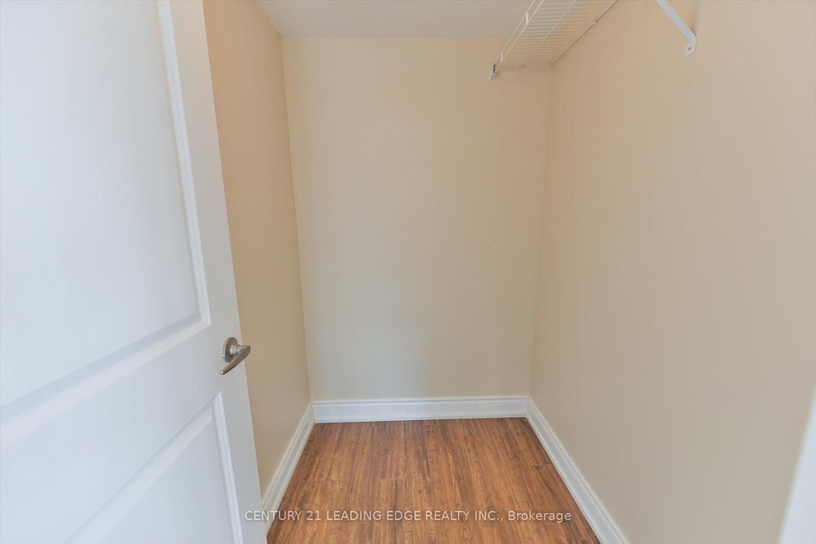 1040 The Queensway, Unit 710 thumbnail 14
