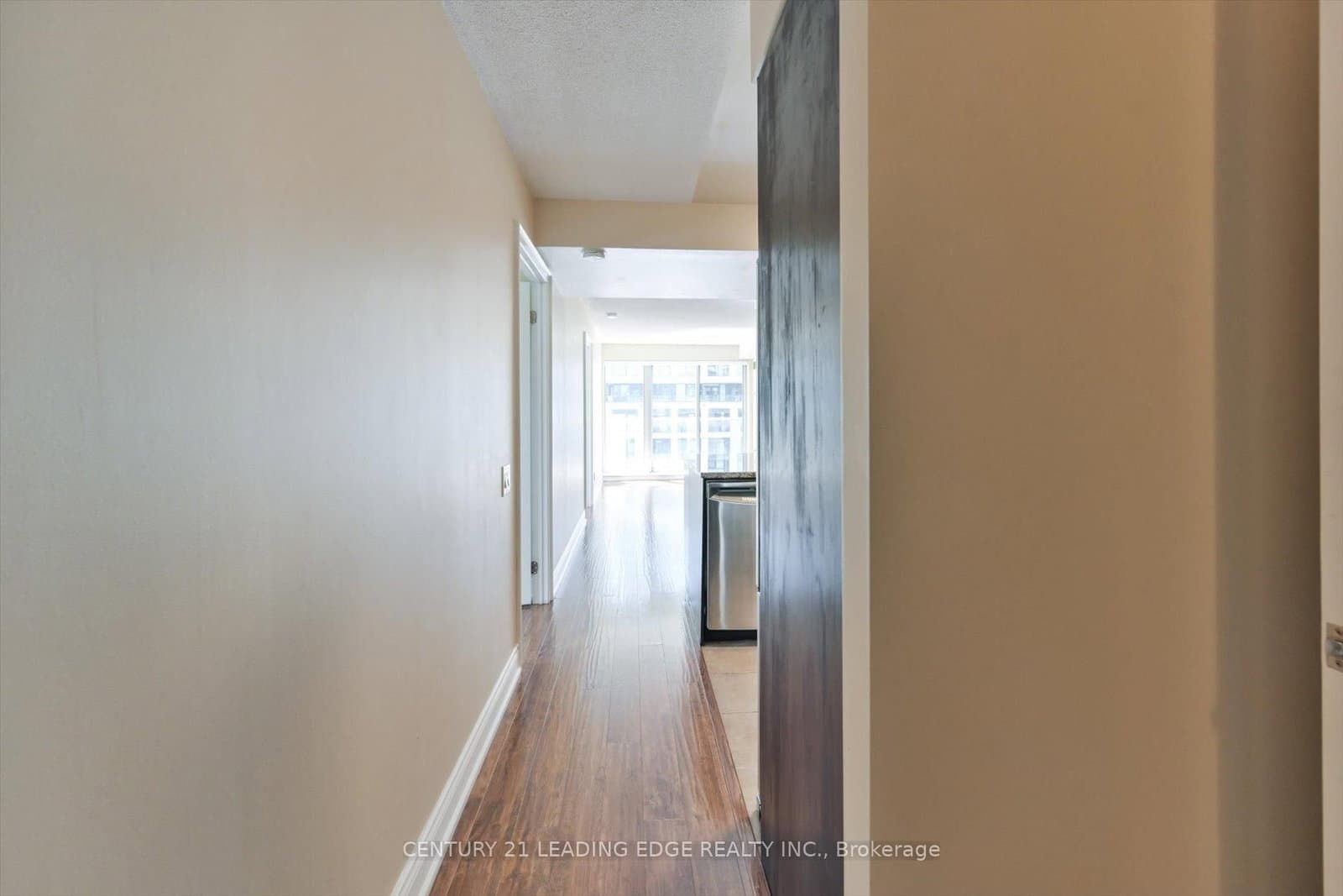 1040 The Queensway, Unit 710 thumbnail 4