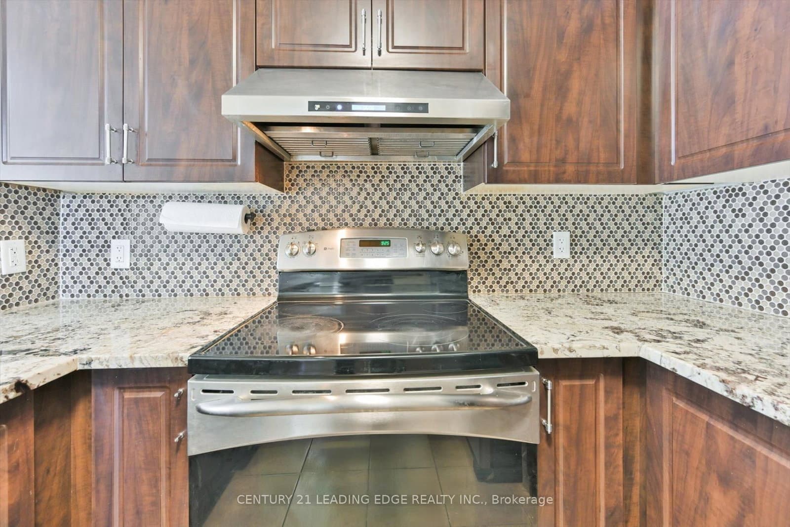 1040 The Queensway, Unit 710 thumbnail 5