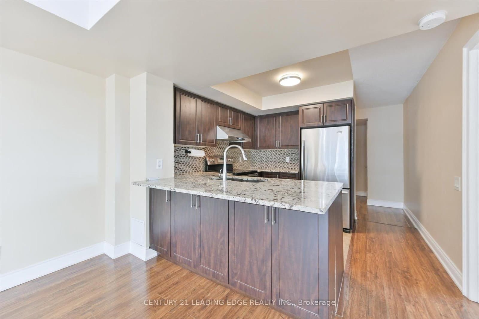 1040 The Queensway, Unit 710 thumbnail 8