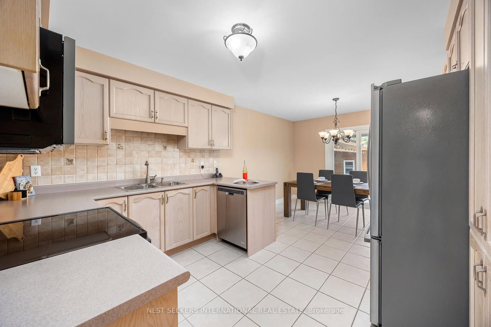 422 Fernforest Drive thumbnail 10