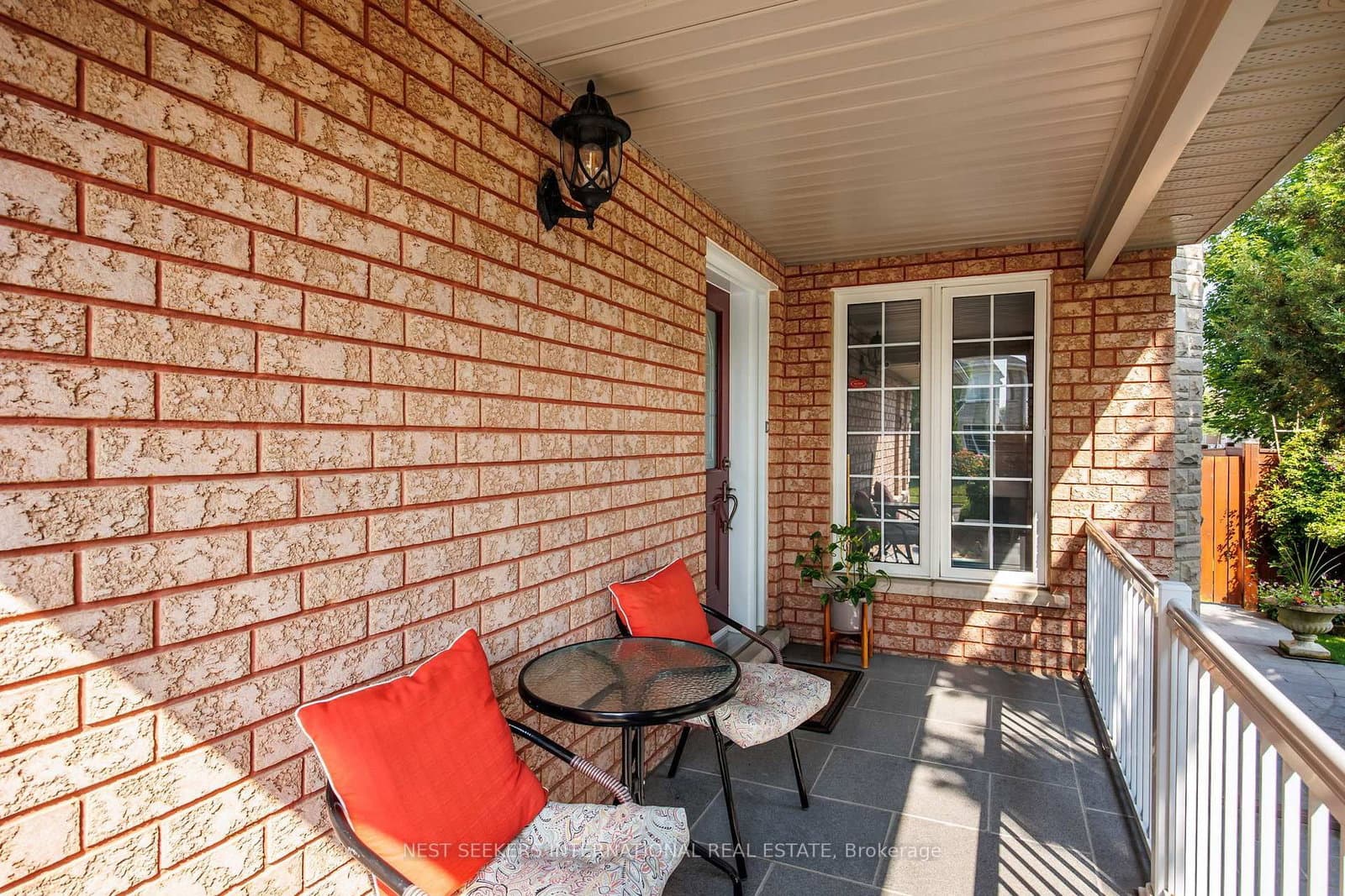 422 Fernforest Drive thumbnail 2
