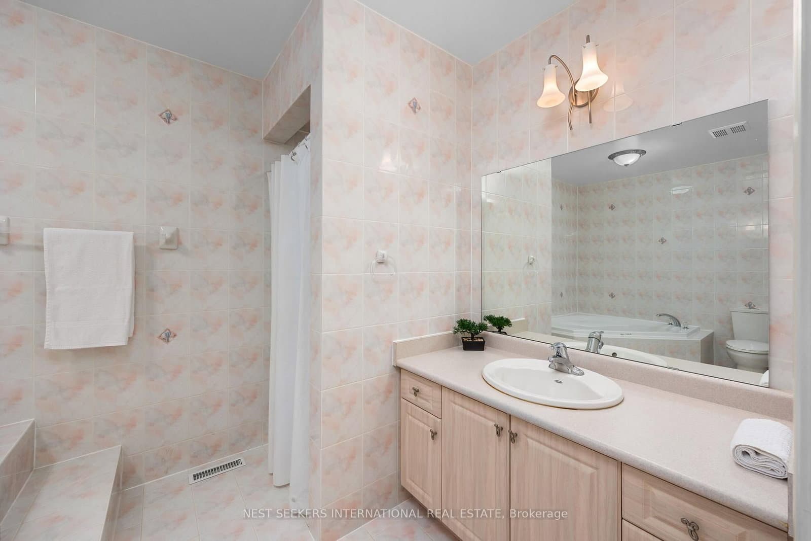 422 Fernforest Drive thumbnail 30