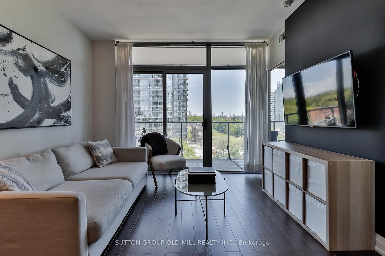 #602 - 103 The Queensway